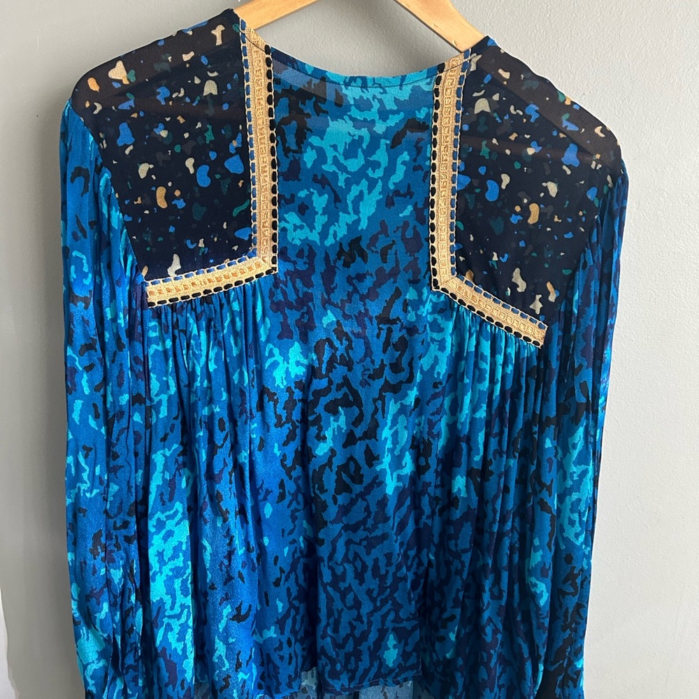 Anthropology blue patterned shirt - NWT
